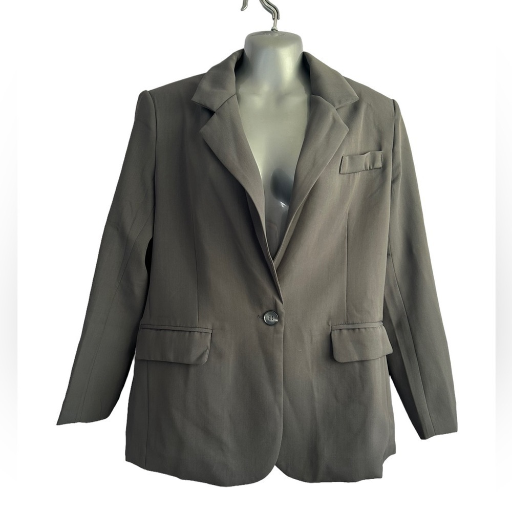 Dazy Lapel Neck Single Button Blazer • Size: Small • Used